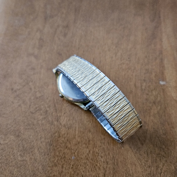 [SOLD] Pulsar watch - Picture 2 of 4